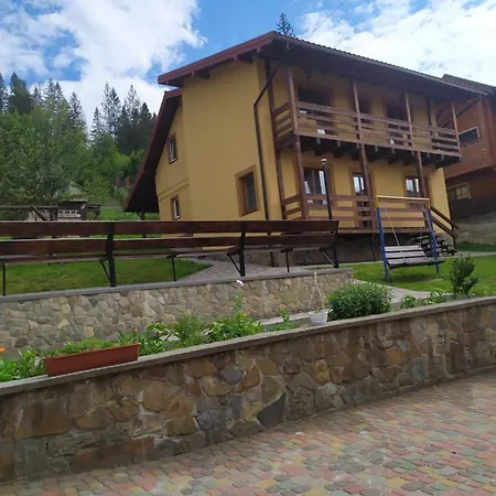 Три Богатирі Apartman *